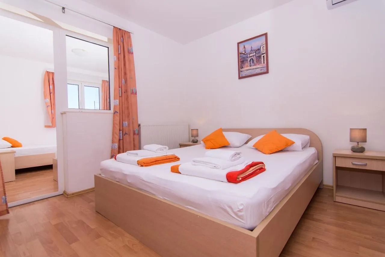 Guest house Villa Jadran 2 Trogir Croatia